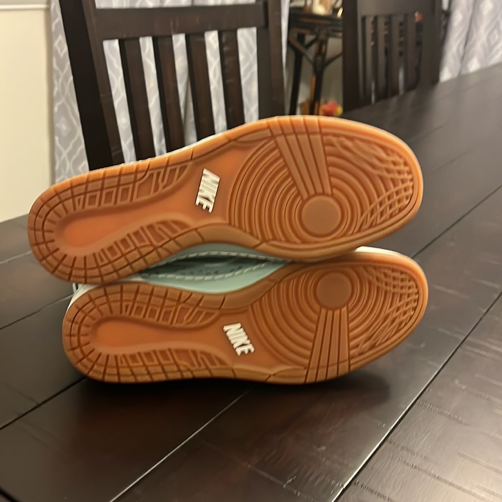 Nike Air Royalty MD LT VT NRG Shoes Sneakers new Mint Candy Womens Size 8.5 - Picture 11 of 16
